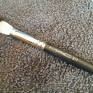 MAC 217 Brush